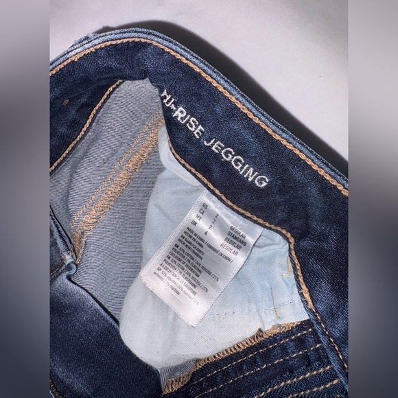 American Eagle Size 2 Dark Wash Distressed Hi Rise Skinny Jegging Jeans - Picture 7 of 9